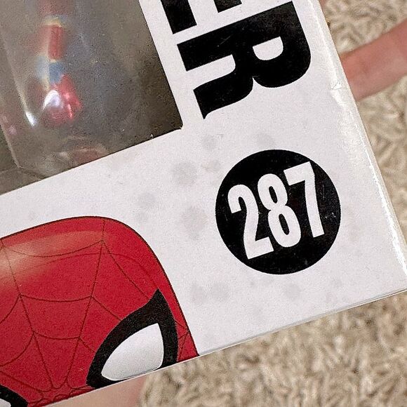 Funko Pop! Marvel Avengers Infinity War #287 Iron Spider w/ Protective Case - Picture 7 of 8